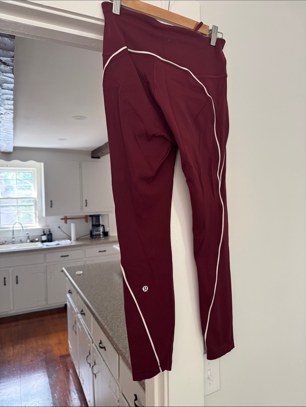 LULULEMON Wunder Train No-Line Piped High-Rise Tight 25" Size 8 Burgundy Bay - Picture 4 of 8